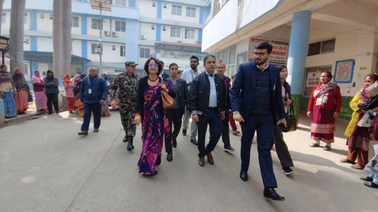 स्वास्थ्यमन्त्री गौतमद्वारा भेरी अस्पतालको अनुगमन