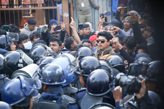 प्रहरी परिसर भद्रकालीमा राखिएका जेनजी युवाहरु छुटे