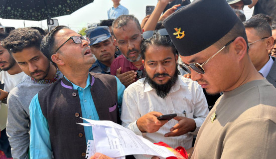नवलपुरमा दूषित पानीका कारण गैँडा मर्ने घटनाप्रति गृहमन्त्री गुरुङको ध्यानाकर्षण