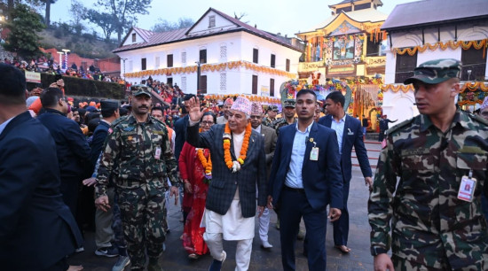 राष्ट्रपति पौडेल गरे पशुपतिनाथ मन्दिरमा पूजाआराधना