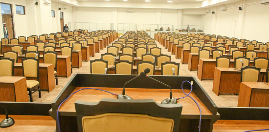 यसरी हुँदै छ नयाँ सांसदहरुको पहिलो बैठकका लागि अस्थायी बैठक कक्षको तयारी [फोटो फिचर]