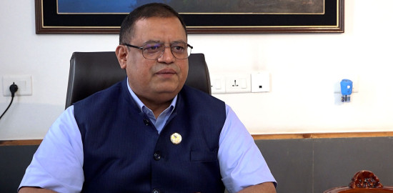 चट्टान र हिमनदी भासिँदा आयो विनाशकारी बाढी : डा. रेग्मी