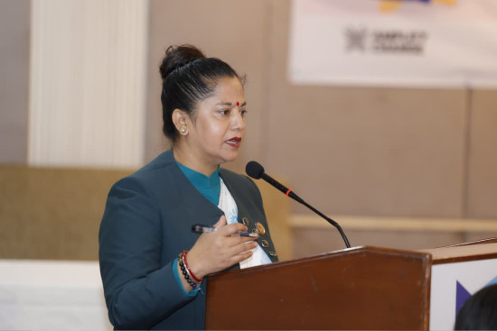 सुत्केरी विदा ६ महिना पुर्याउन संसदमा प्रस्ताव, गिट्टी कुट्ने आमादेखि सरकारी कर्मचारीसम्म लाभान्वित हुने