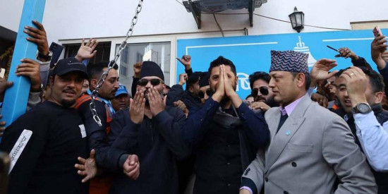 रास्वपा कार्यालय पुगे बालेन र सुदन