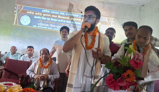 विद्यार्थीका सुझावका आधारमा पाठ्यक्रम परिमार्जन गर्छौं : शिक्षामन्त्री पोखरेल