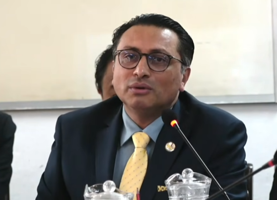 विद्युत् व्यापारमा दोहोरो भ्याट नलाग्ने, ईभीमा मूल्यका आधारमा भन्सार लाग्छ : अर्थमन्त्री वाग्ले