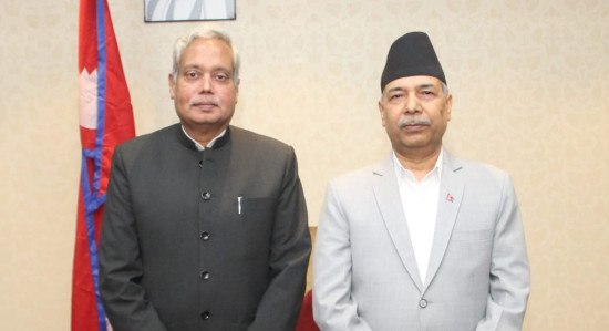 उपराष्ट्रपति यादव र भारतका राजदूत श्रीवास्तबीच भेट