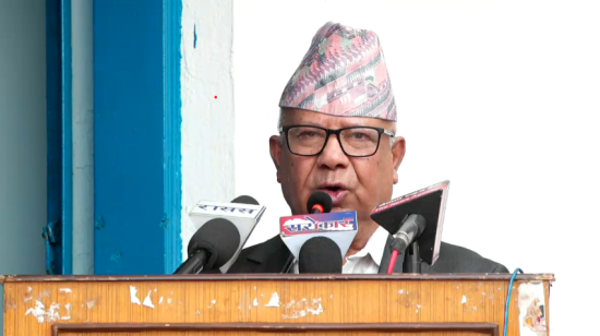 कम्युनिस्ट आन्दोलन संकटमा, गहन समीक्षा आवश्यक : माधवकुमार नेपाल