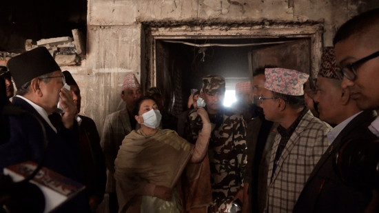 विद्या भण्डारीद्वारा क्षतिग्रस्त संसद भवनको अवलोकन [तस्बिरहरू]