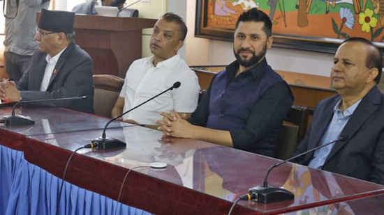 सरकार र प्रधानमन्त्रीले गर्ने काम गरिरनु भएको छ : सभापति लामिछाने