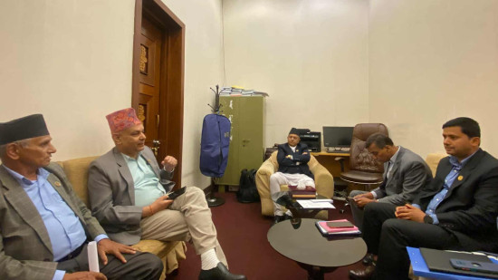 संसद अवरोध अन्त्यका लागि सभामुख र प्रमुख सचेतकबीच छलफल