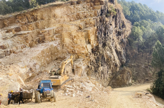 विश्व बैंकका तीन सडक एकसाथ स्तरोन्नति