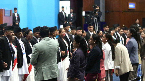 रास्वपा र राप्रपाको अवरोधकाबीच अघि बढाइयो प्रतिनिधिसभाको बैठक 
