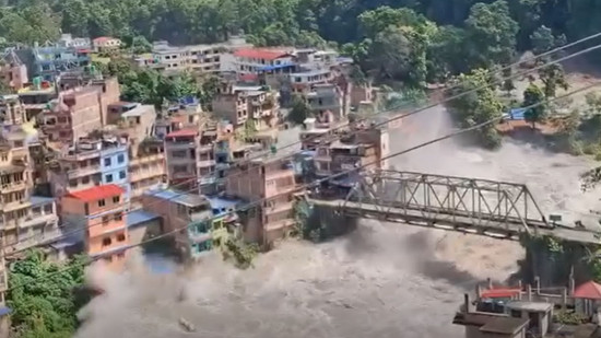 त्रिशुली बजारमा पस्यो बाढी