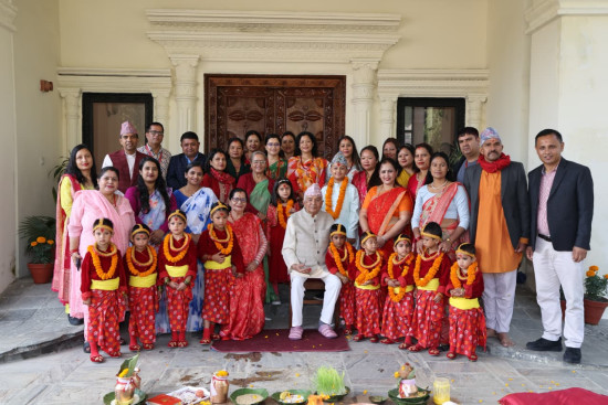 राष्ट्रपति पौडेलद्वारा बडादशैंमा नवकन्याको पूजाअर्चना