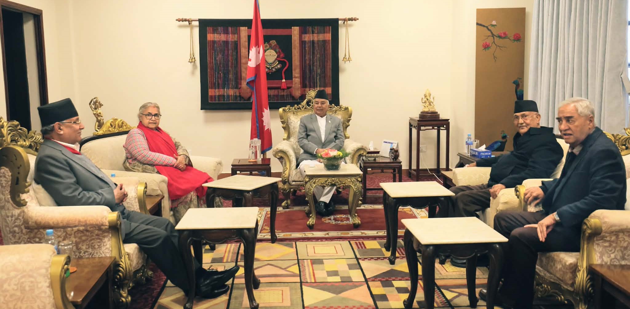 तीन दलका शीर्ष नेतासँग राष्ट्रपति र प्रधानमन्त्रीले गरे छलफल