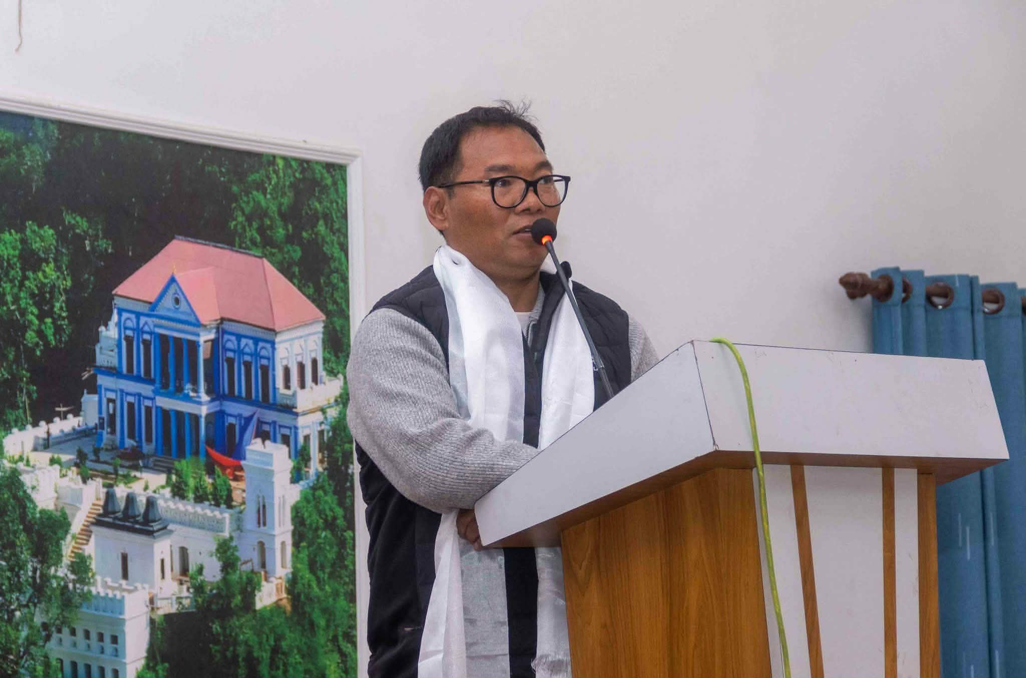 संखुवासभामा कांग्रेस र एमालेलाई टक्कर दिँदै रास्वपाका मिङ्मार