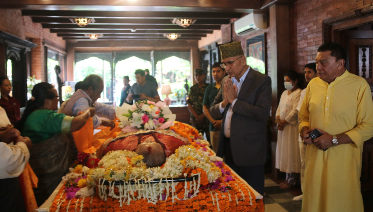 अर्थमन्त्री पौडेलद्वारा श्रेष्ठको निधनप्रति दुःख व्यक्त