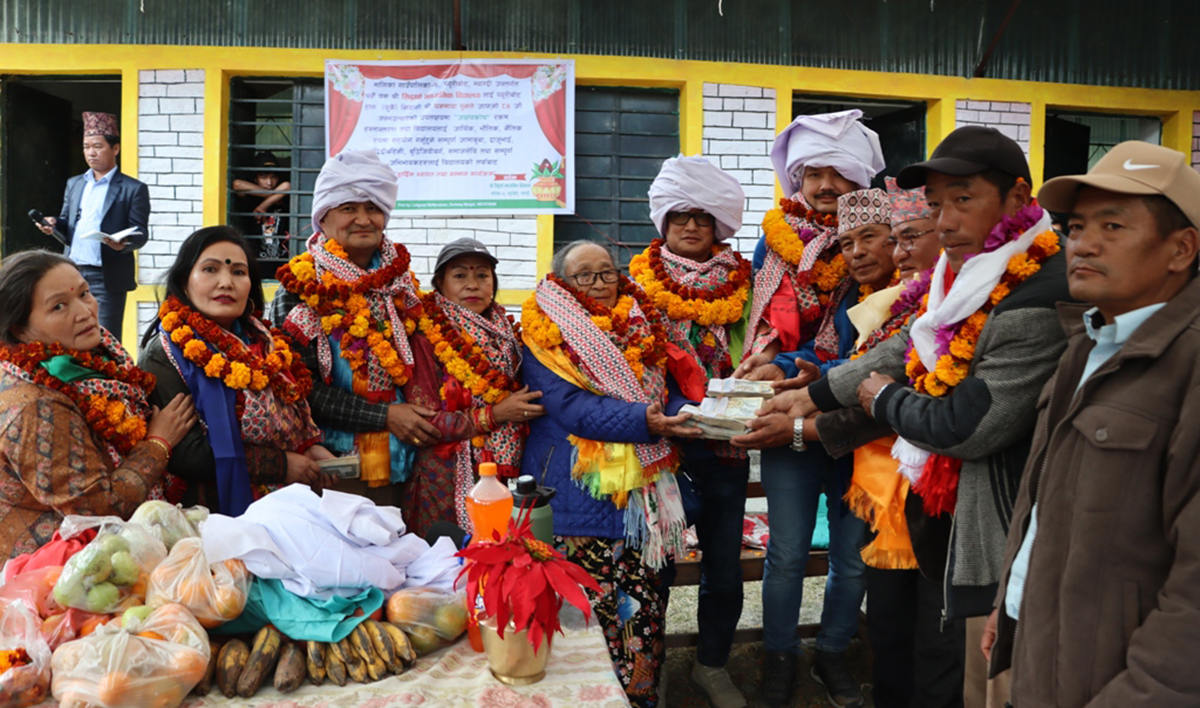 चौरासी पूजाको खर्च कटाएर विद्यालयलाई चार लाख सहयोग