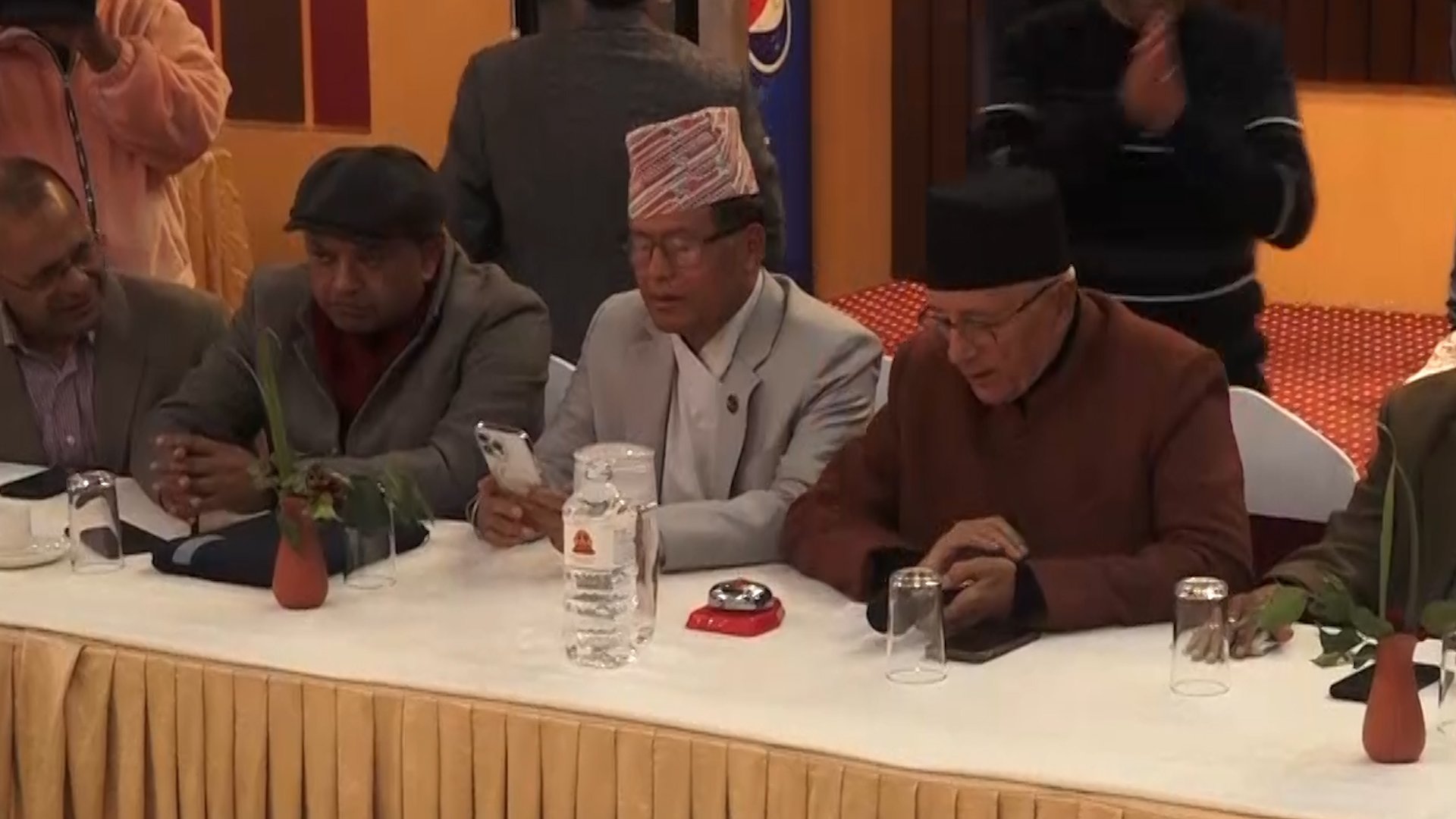 राष्ट्रियसभा निर्वाचनमा मापदण्डकाे ख्याल गर्दै न्यायपूर्ण तवरले टिकट वितरण गर्नुपर्ने शेखर-गगन समूहकाे जोड