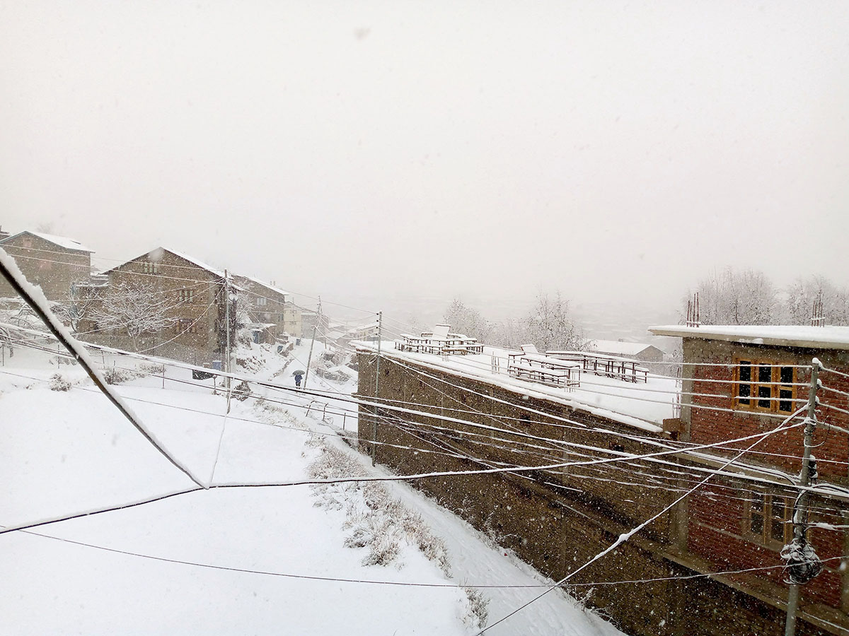 हुम्लामा हिमपात 