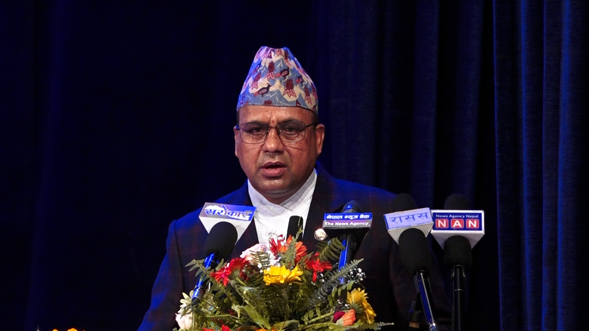 विदेशीहरुले समेत नेपालको सम्पदा र अभिलेखको बारेमा चासो राख्ने गर्छन् : मन्त्री पाण्डे