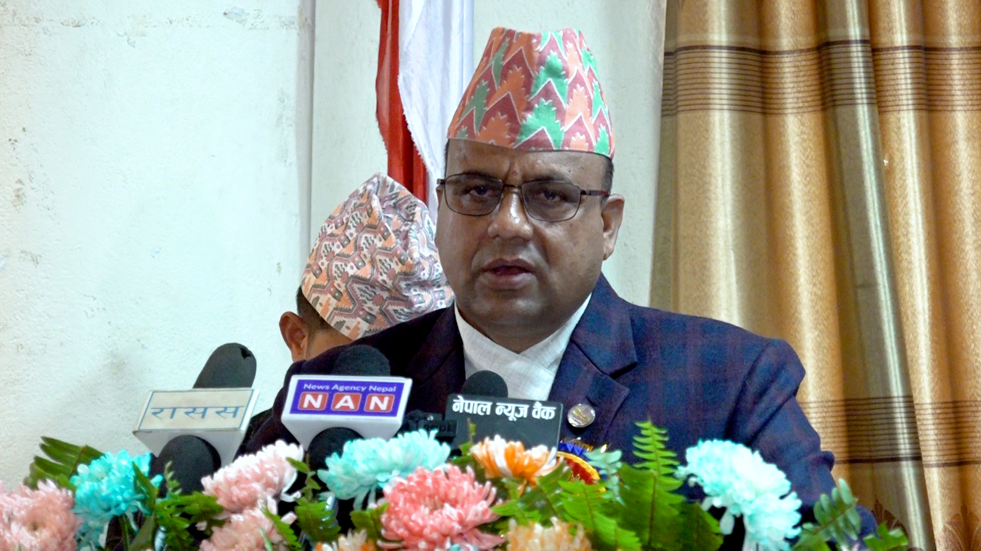 पर्यटकलाई सहजता प्रदान गर्न होटल व्यावसायीमैत्री वातावरण बनाउन आवश्यक : मन्त्री पाण्डे
