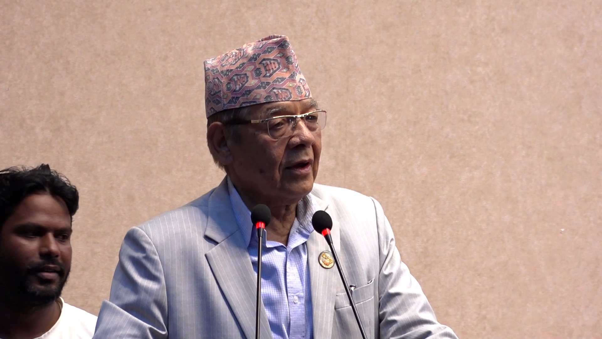 युद्ध र रगत बगाएर मात्र समाजवाद प्राप्त हुँदैन : वामदेव गौतम