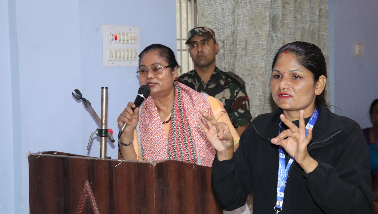 अपाङ्गता भएका व्यक्तिहरुको स्वास्थ्य बिमा गराउने तयारी भइरहेकाे छ : मन्त्री चाैधरी
