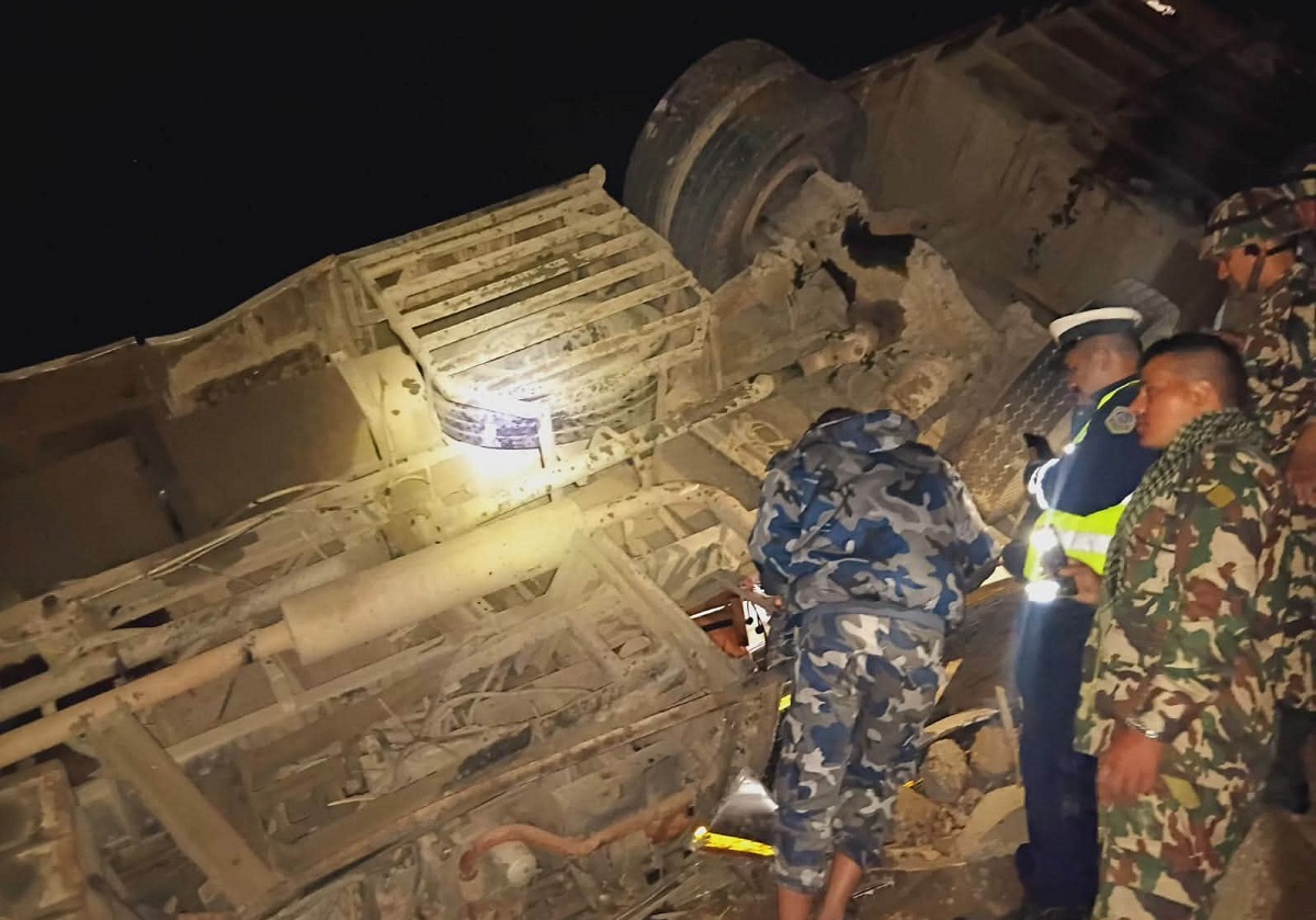 धादिङमा यात्रुवाहक बस दुर्घटना, दुई विदेशीसहित १७ जनाको मृत्यु