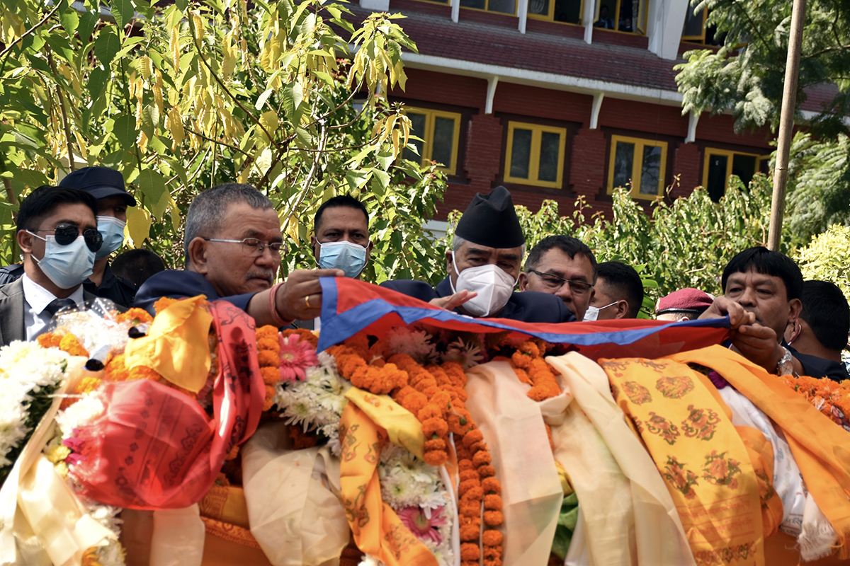 सत्यमोहन जोशीको निधनमा आज सार्वजनिक बिदा