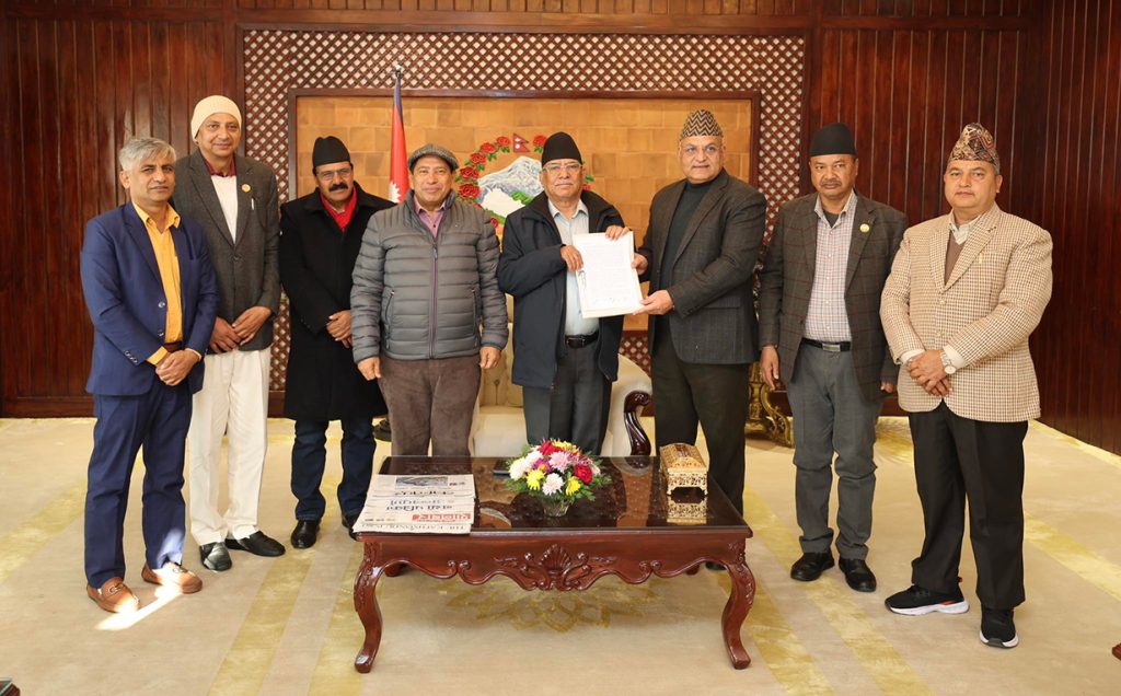 संघीयता कार्यान्वयन गराउन मुख्यमन्त्रीहरुले गराए प्रधानमन्त्रीको ध्यानाकर्षण