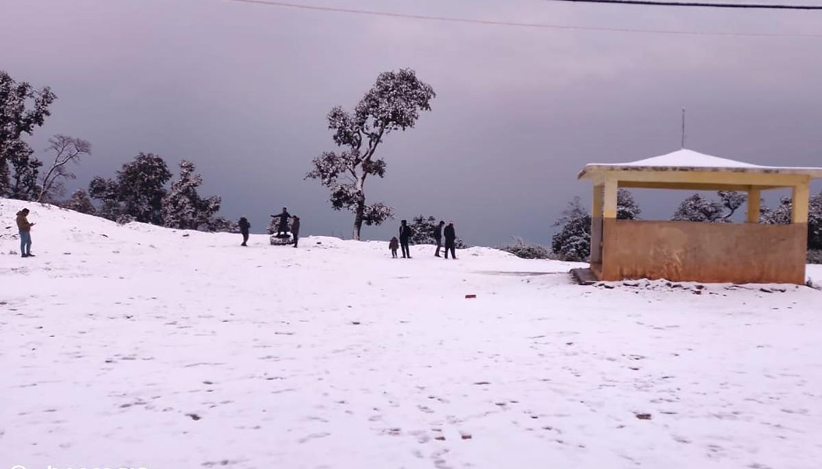 वर्षको पहिलो हिमपात [फोटो फिचर]