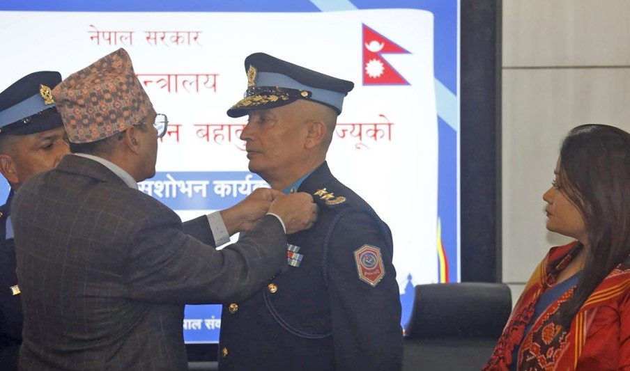 प्रहरी महानिरीक्षक कार्कीले लगाए दर्ज्यानी चिह्न