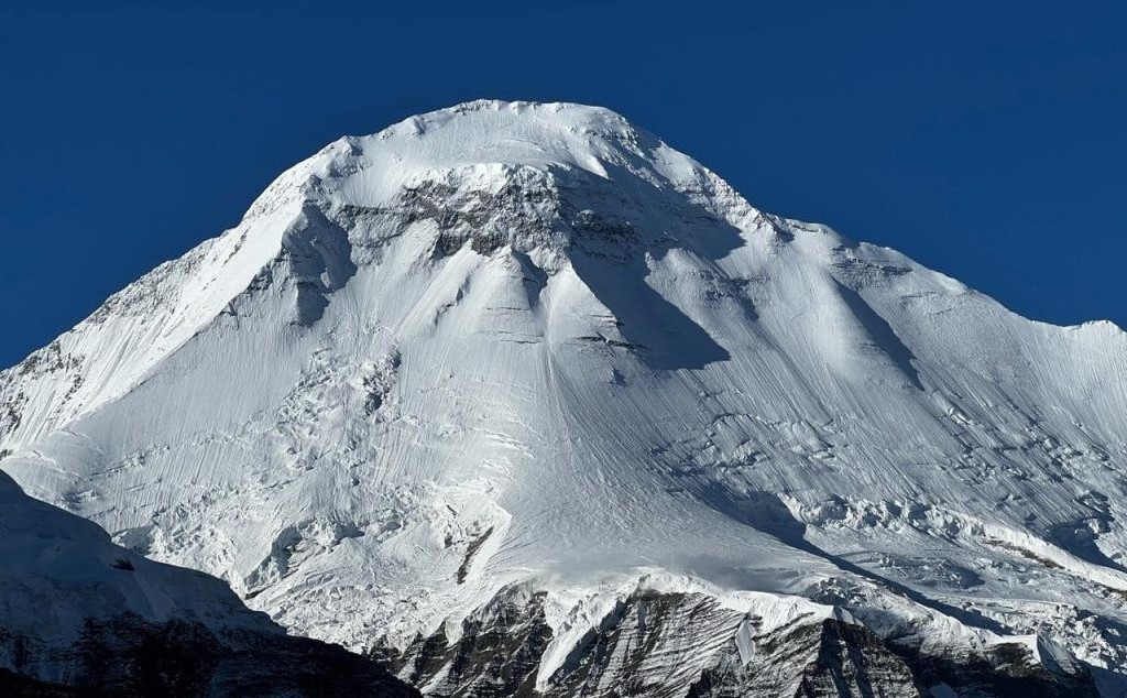 पर्वतारोहीको शव ल्याउन समस्या