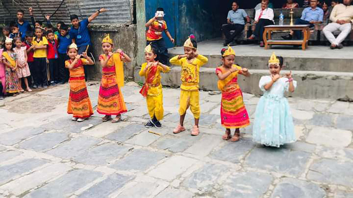 DhrubsagarSharma_Galkot_RSS_20_radhakrishnakoabhinayagardaibalbalika1693982459.jpg