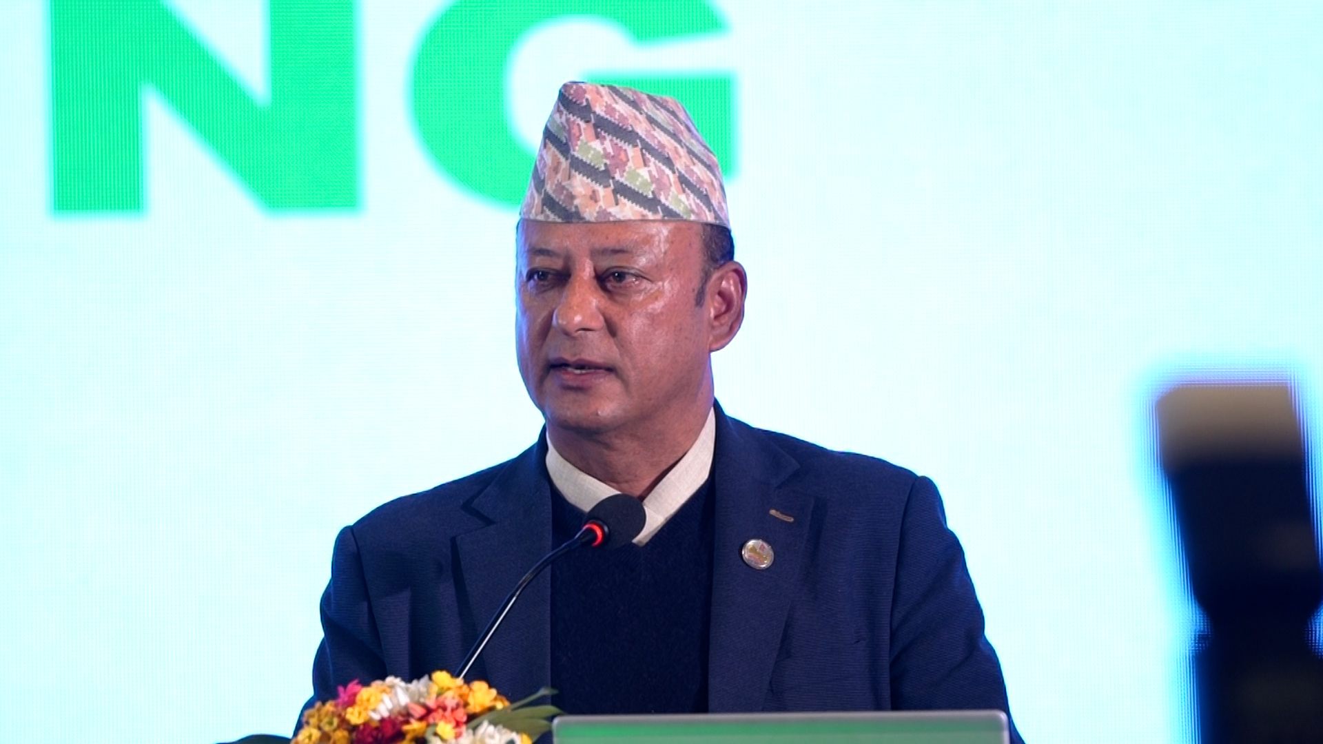 वैकल्पिक उर्जालाई सेवा मात्र नभइ व्यवसायिक रुपमा काम गर्नपर्छ : मन्त्री खड्का 