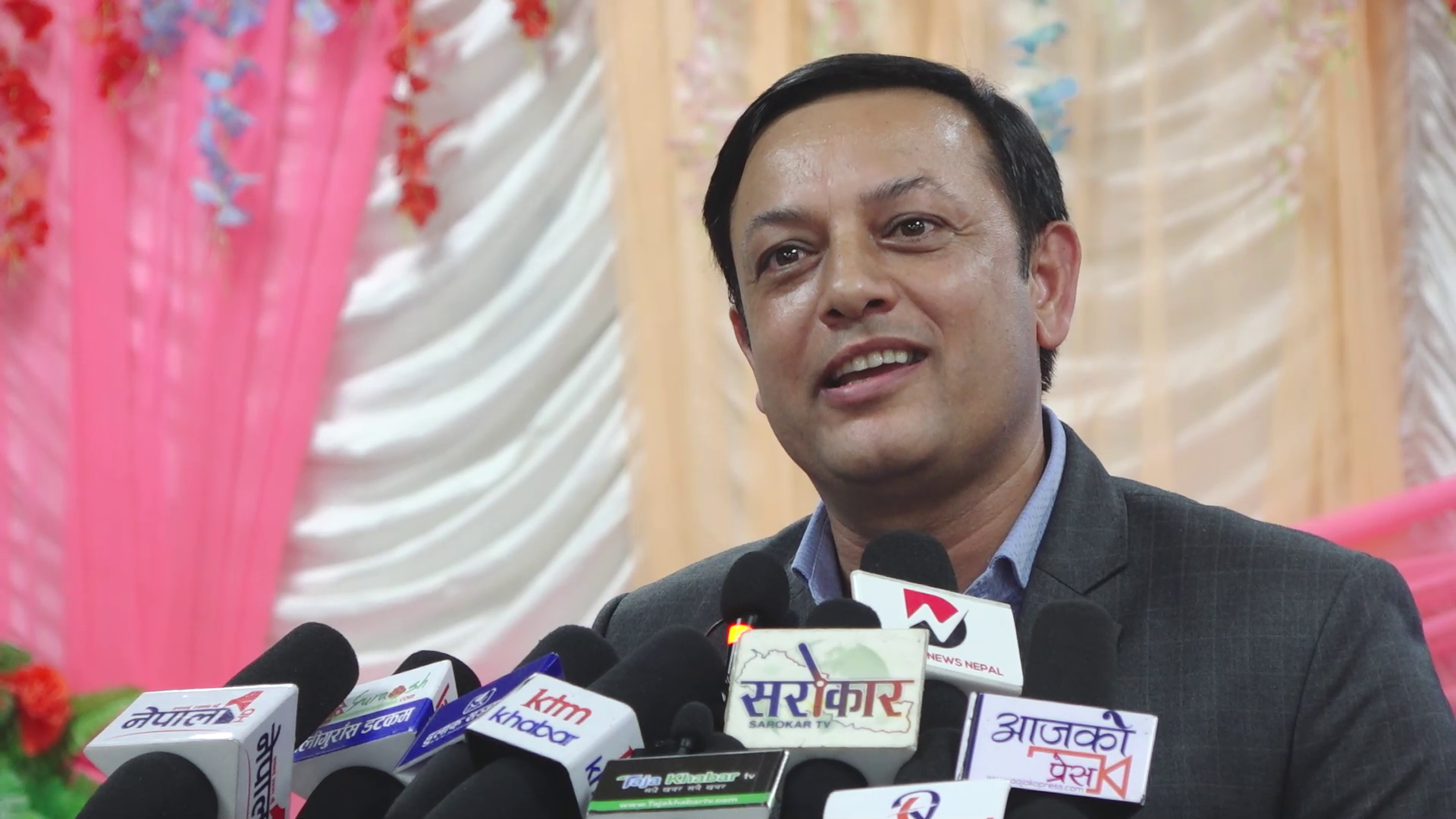 प्रशासकहरू मन्त्री र सांसदको स्वागत गरेर बस्दा राहत वितरण प्रभावित : उपसभापति अर्याल