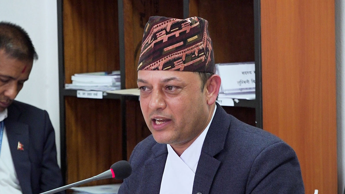 मन्त्रीका काममा सांसदलाई राजनीति नगर्न श्रममन्त्रीको आग्रह