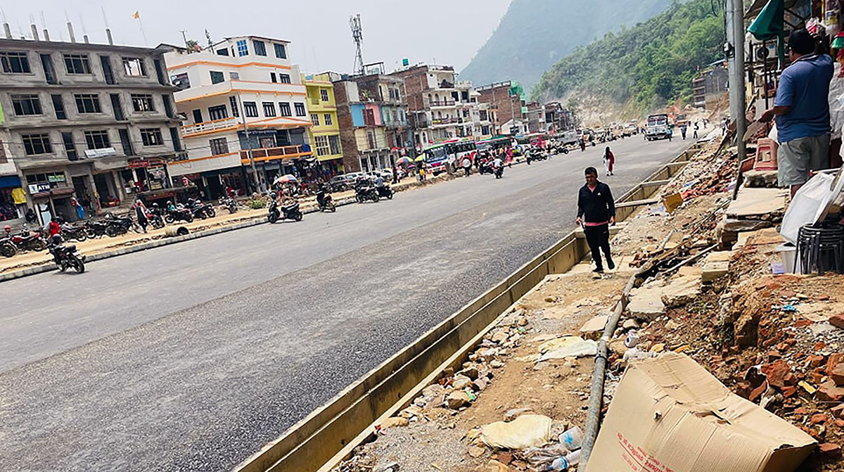 संरचना नहटाउँदा मुग्लिन–पोखरा सडक विस्तारको काममा विलम्ब