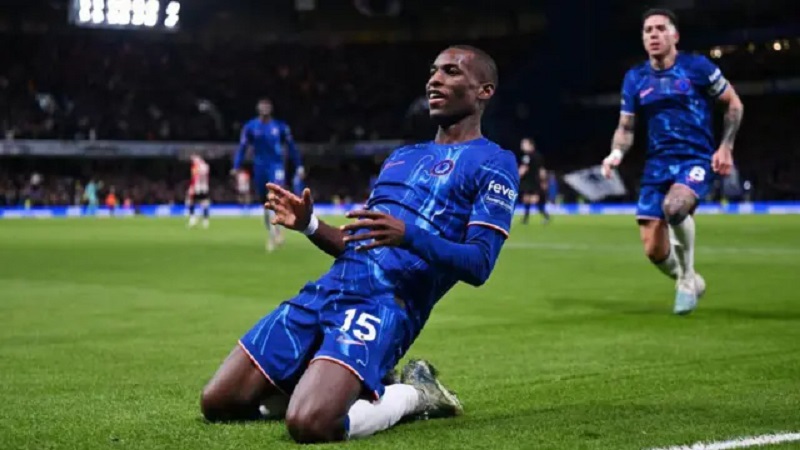 ईपीएल फुटबलमा चेल्सी र टोटनहम विजयी