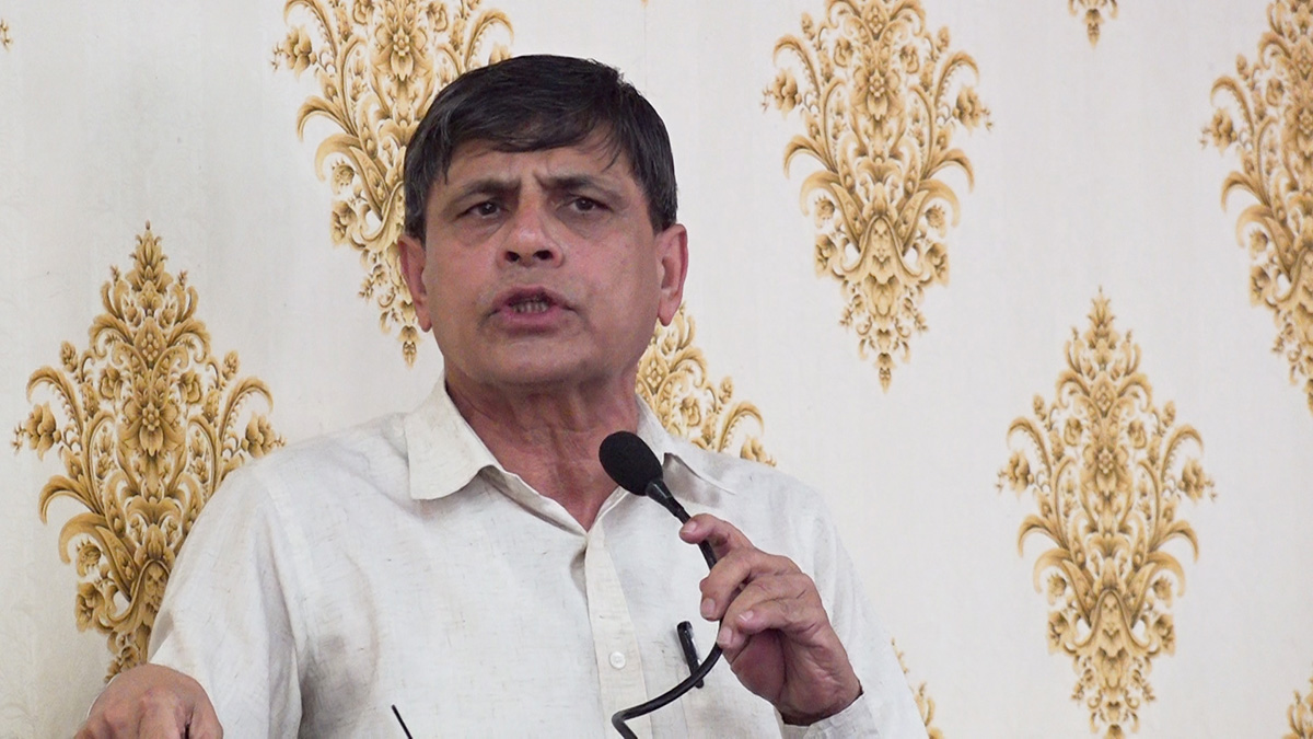 ‘प्रधानमन्त्री पद जोगाउन पार्टी फुटाउने पवृत्ति गलत हो’