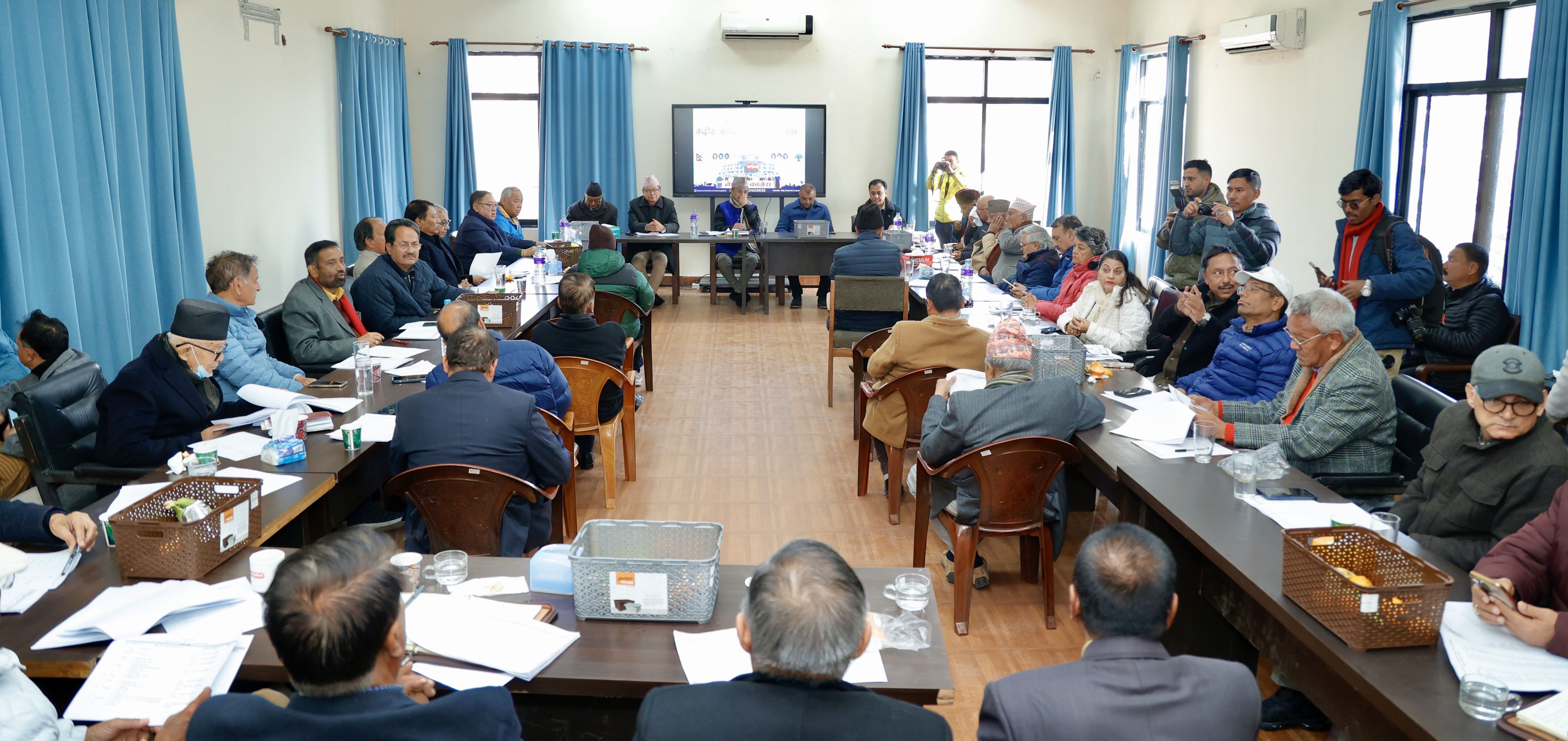 कांग्रेस कार्य सम्पादन बैठकः राष्ट्रिय सभामा गठबन्धन गर्ने, विशेष महाधिवेशनबारे मौन