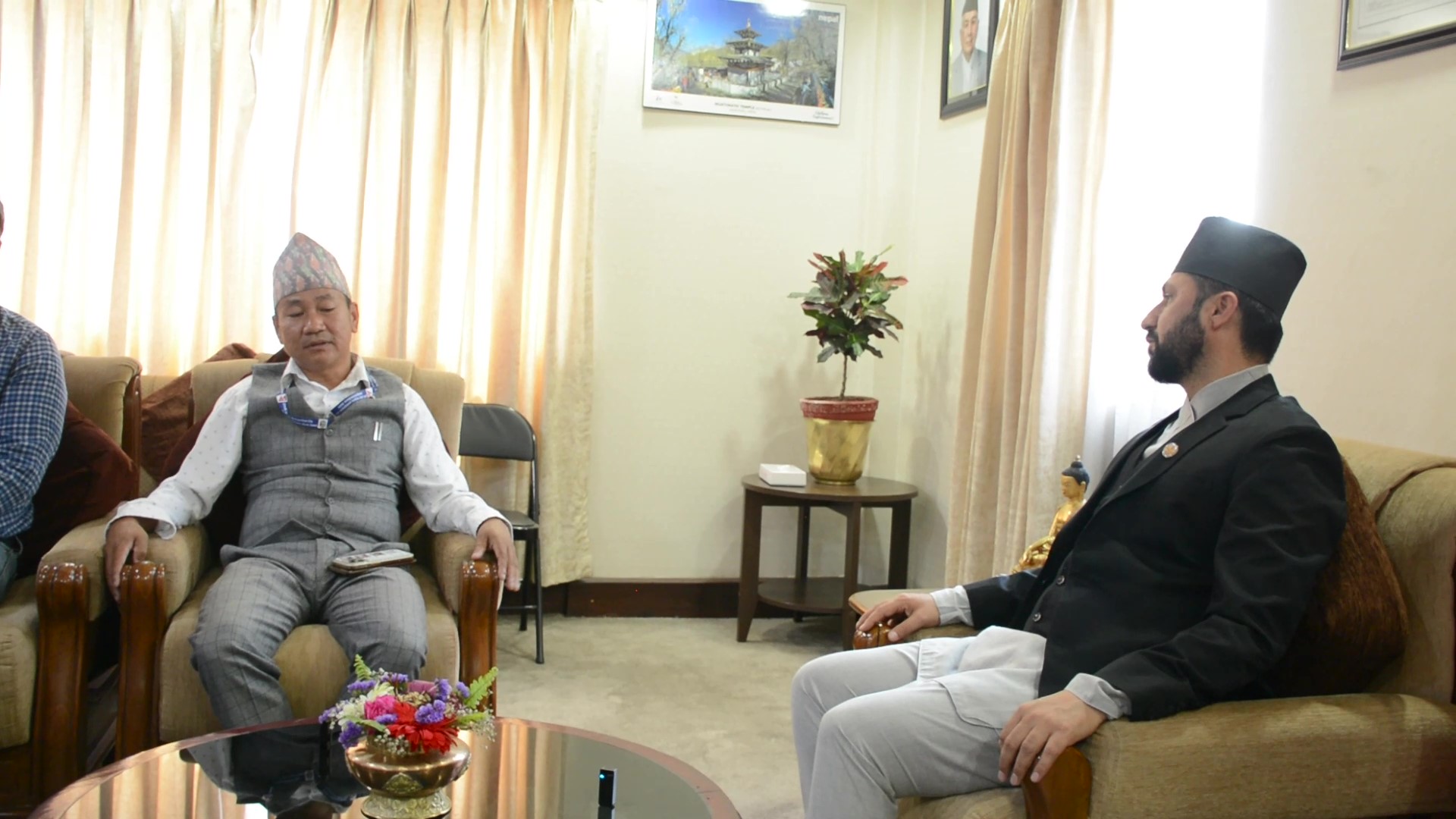 गलत कार्य गर्नेलाई कारबाही गर्न कडा रुपमा निर्देशन दिएको छु : गृहमन्त्री लामिछाने
