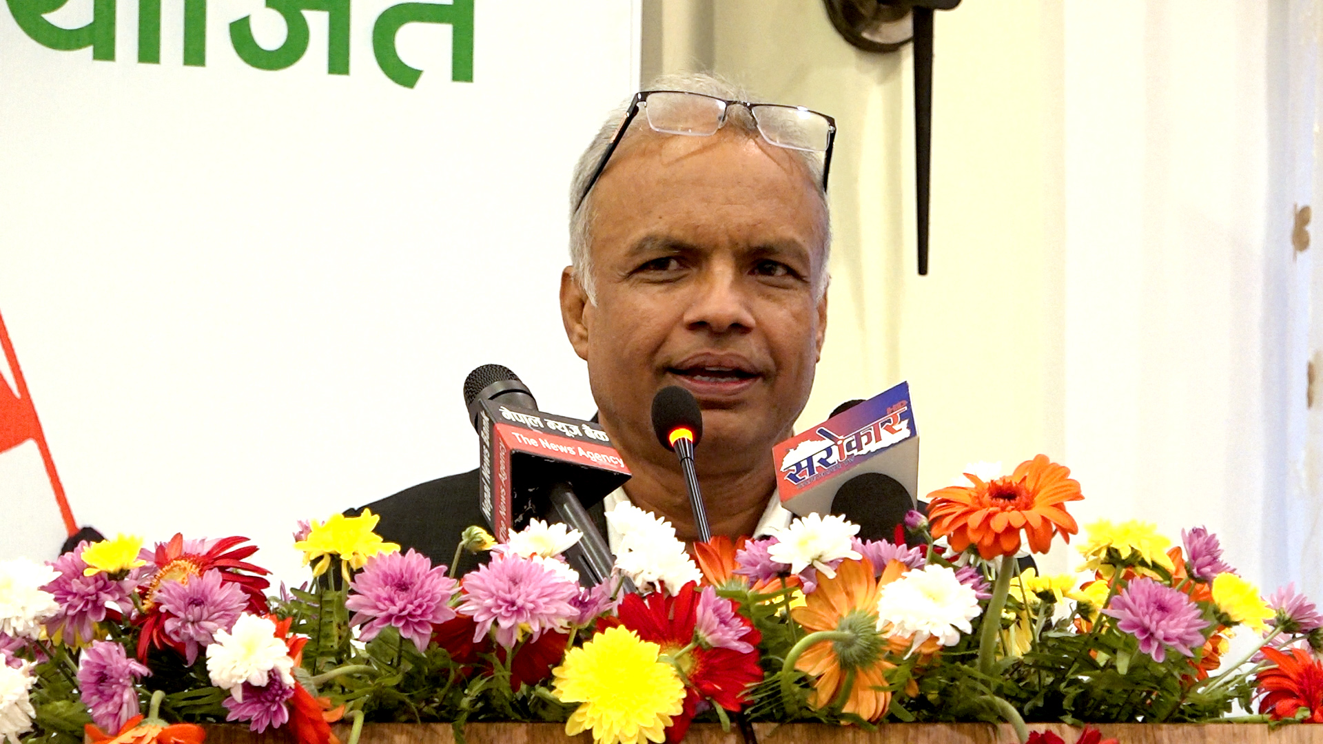 ‘ओलीको वरिपरि कांग्रेसको अर्को खेमा घुमिरहेको छ’