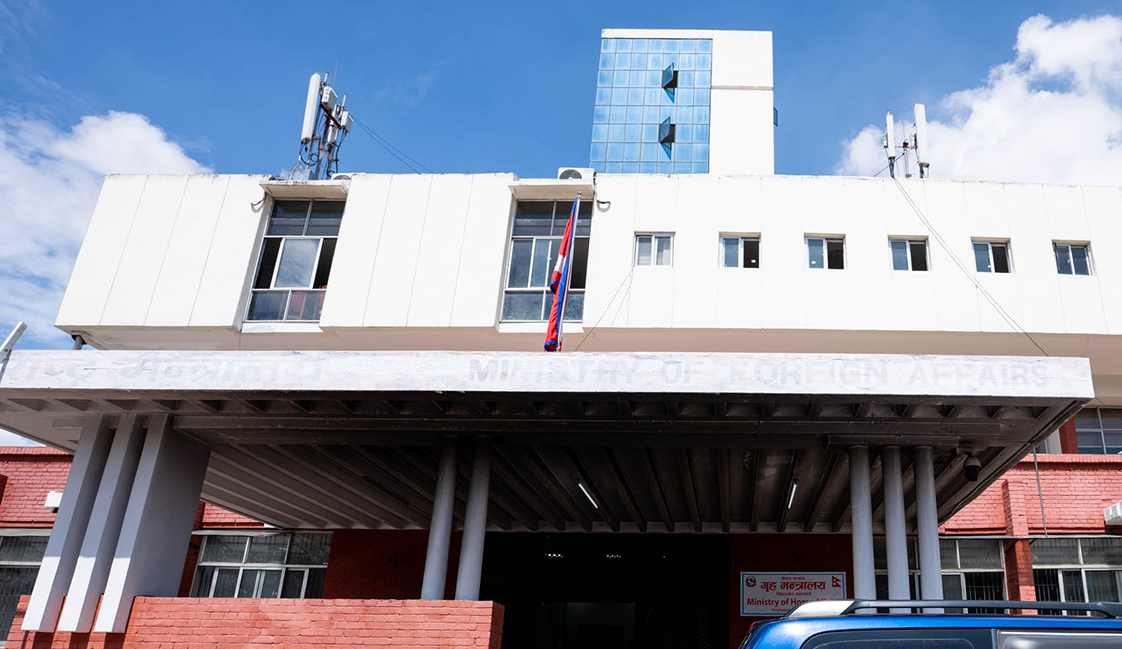 गृहसचिव दंगालसहित सातजना सचिवको सरुवा 