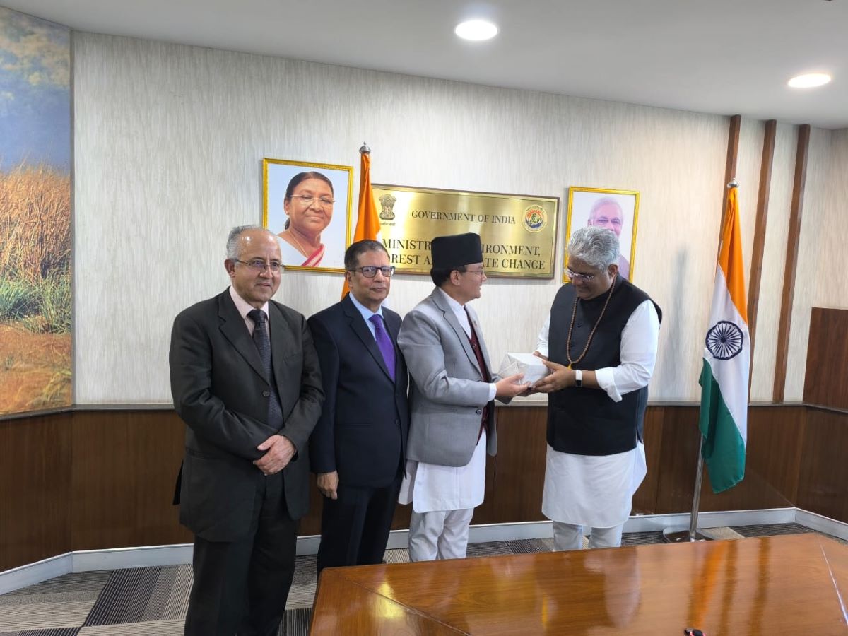 वनमन्त्री ठकुरी र भारतका वातावरणमन्त्री यादवबीच भेटवार्ता