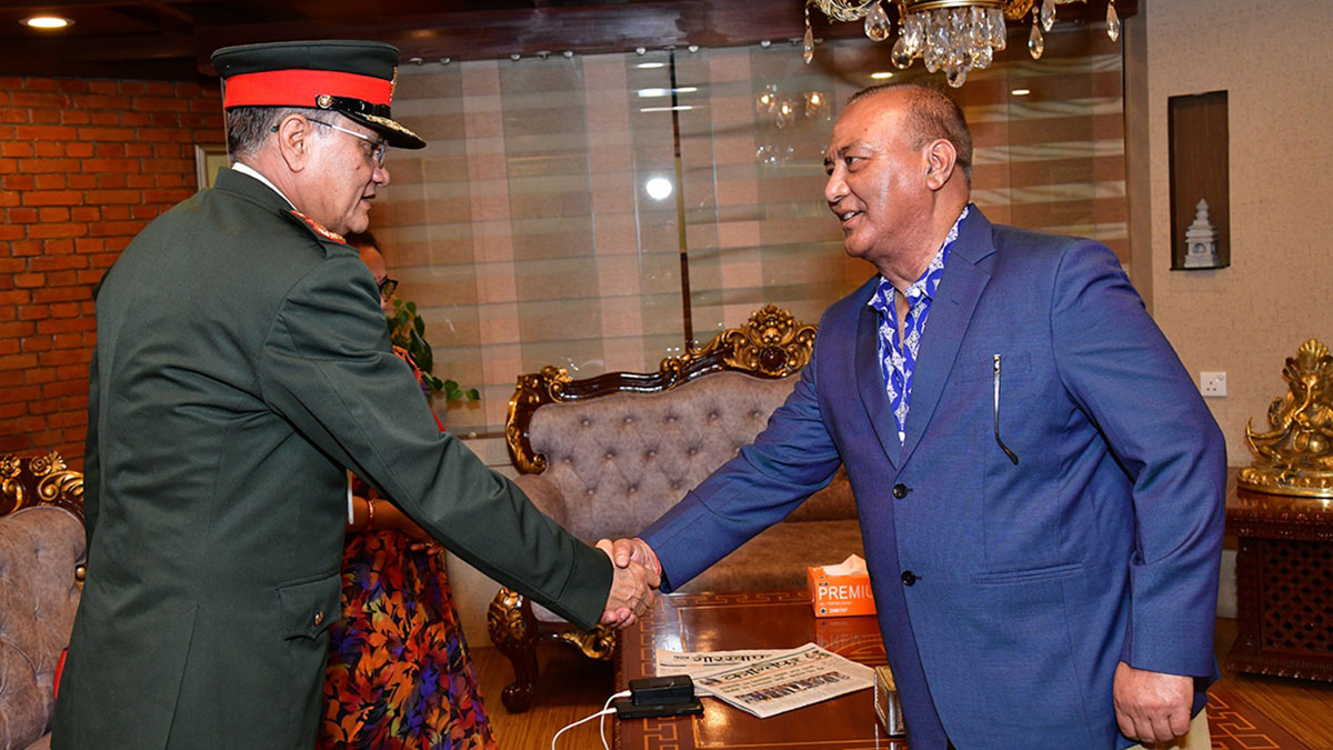 प्रधानसेनापति सिग्देल स्वदेश फिर्ता