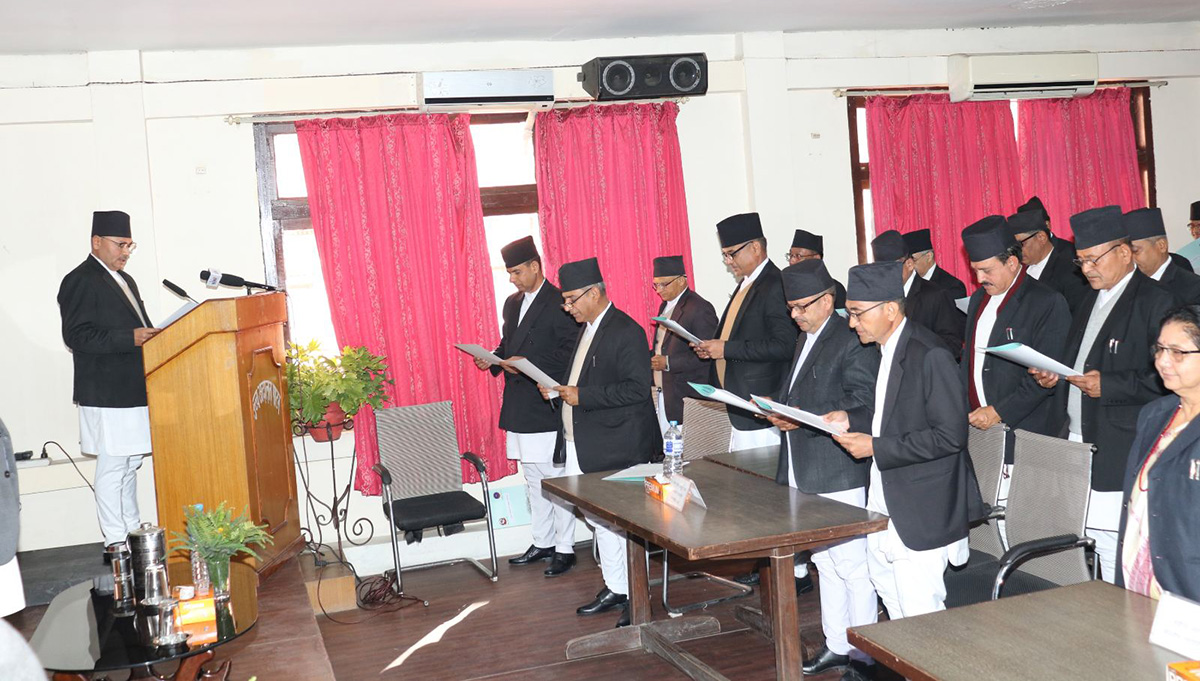 उच्च अदालतमा ३९ नवनियुक्त न्यायाधीशलाई शपथ