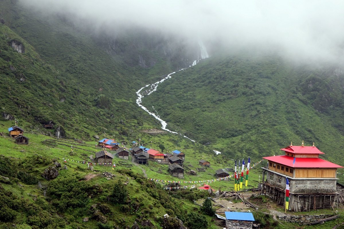 पर्यटकलाई लोभ्याउँदै तोक्पेगोला